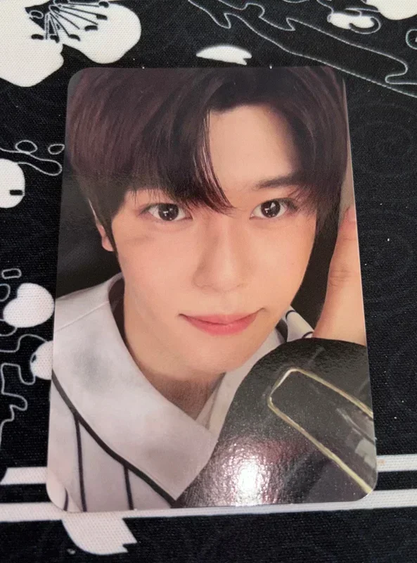 Hands Up Limited B Ver.