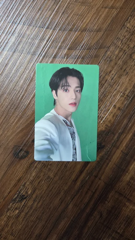 THE WORLD EP.1 : MOVEMENT DIGIPAK VER. hello82