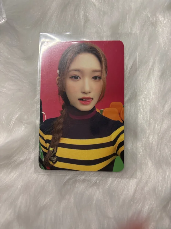 2023 SEASON'S GREETINGS : READY, GET SET, IVE!