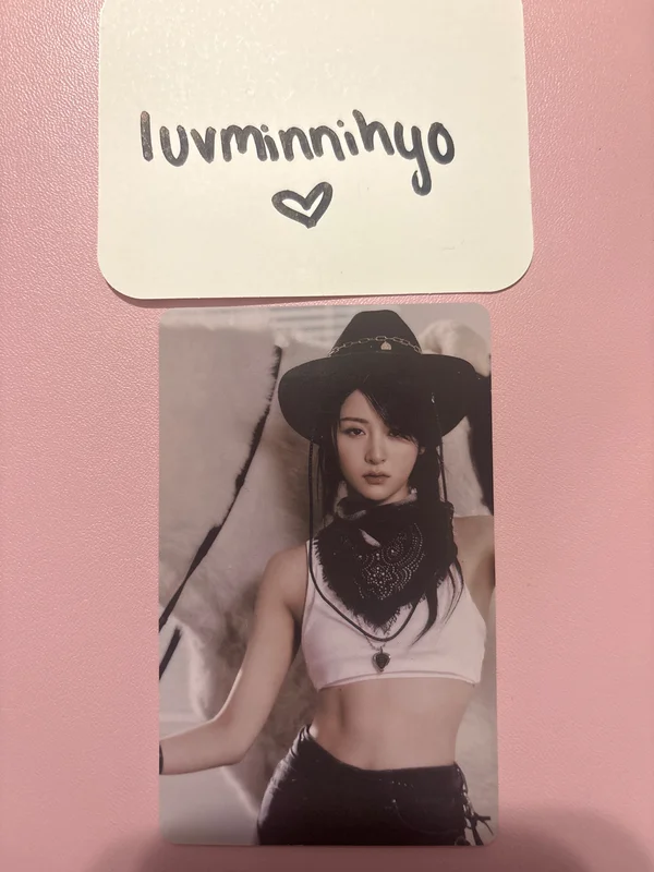 UNFORGIVEN COMPACT Ver. WEVERSE