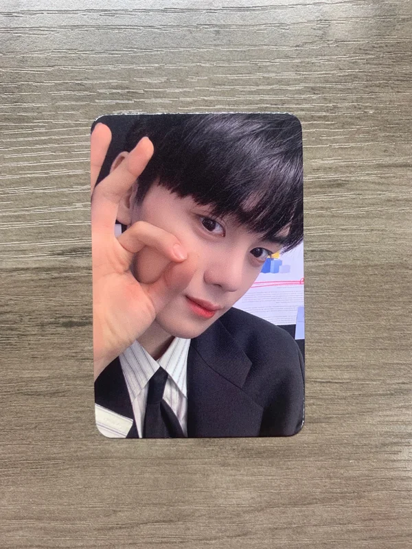 You had me at HELLO Digipack Ver. APPLEMUSIC LUCKY DRAW