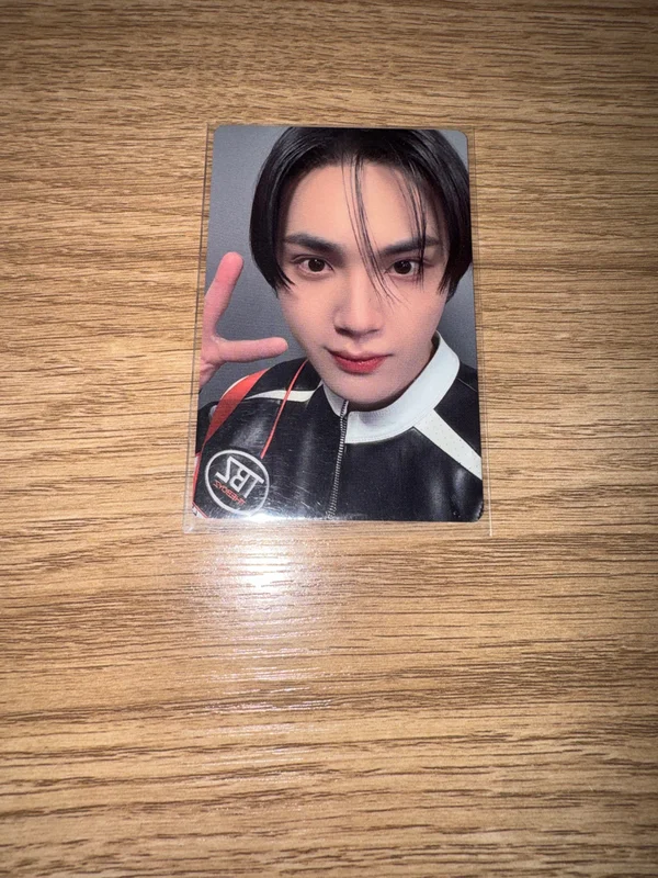 THE BOYZ FAN-CON THE B LAND MULTI MINI POUCH