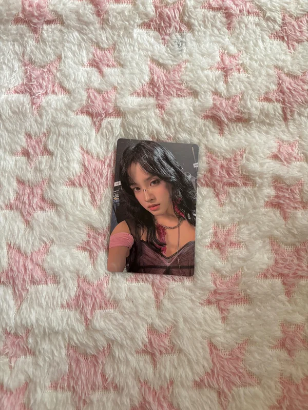 stayc yoon metamorphic weverse