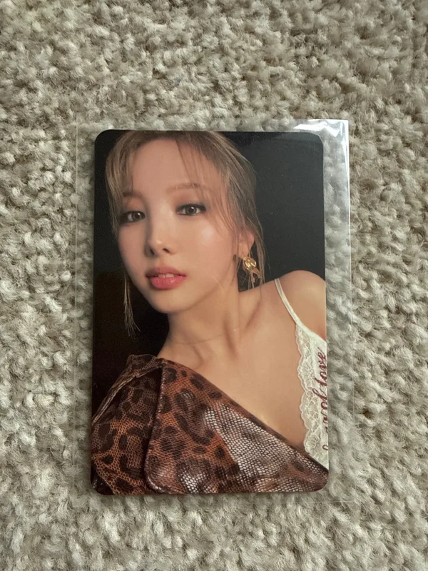 IM NAYEON YEON Ver.