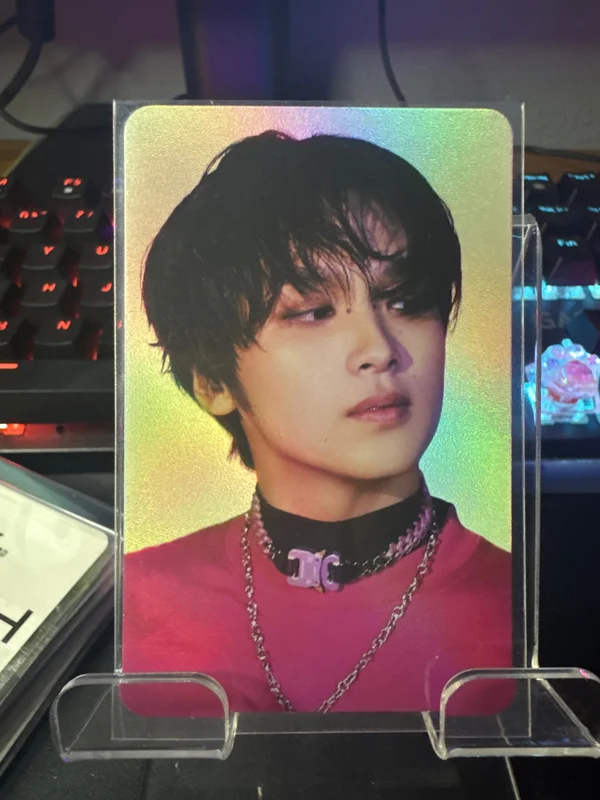 GLITCH ARCADE CENTER POP-UP STORE POSTCARD + HOLOGRAM PHOTO CARD SET