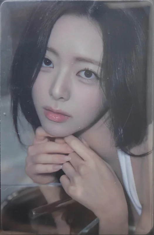 Itzy Yuna Motto POCAALBUM B Ver. Photocard