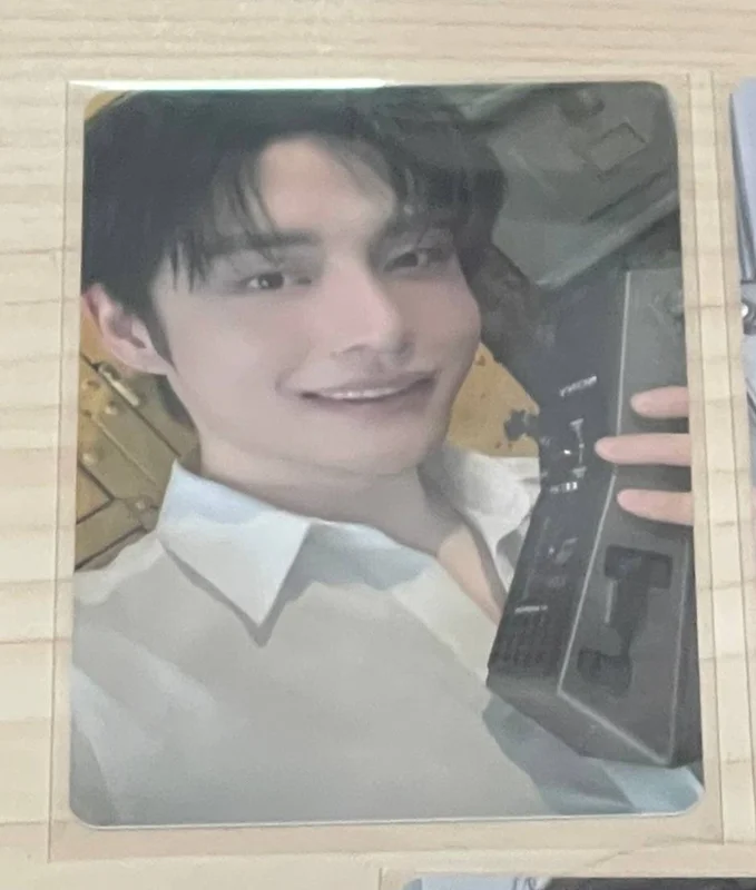 2026 SEASON'S GREETINGS [(0_1) World]