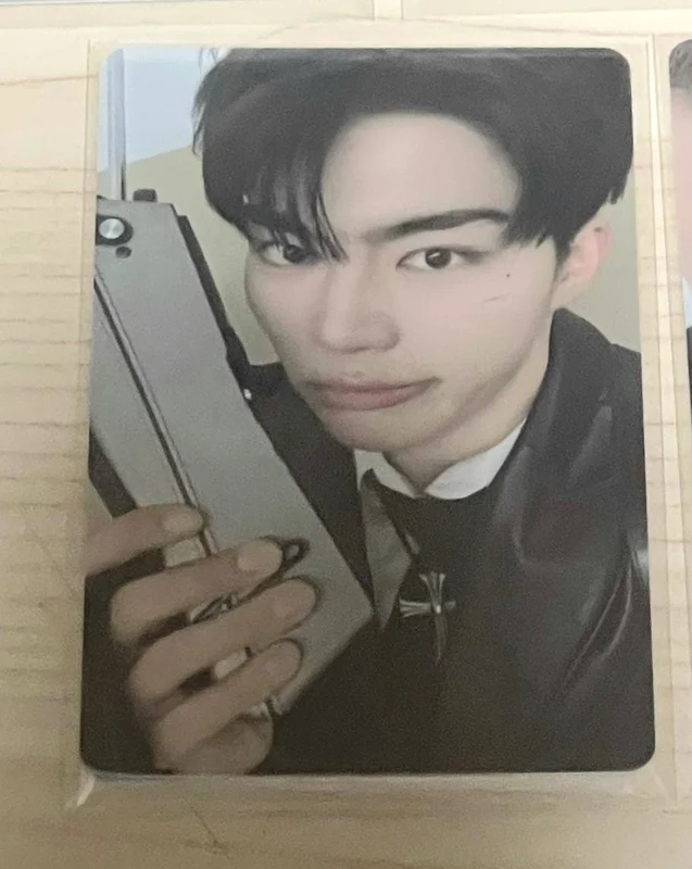 2026 SEASON'S GREETINGS [(0_1) World]