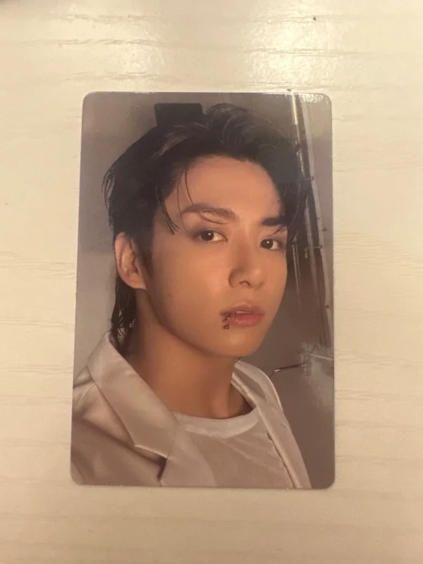 GOLDEN album photocards