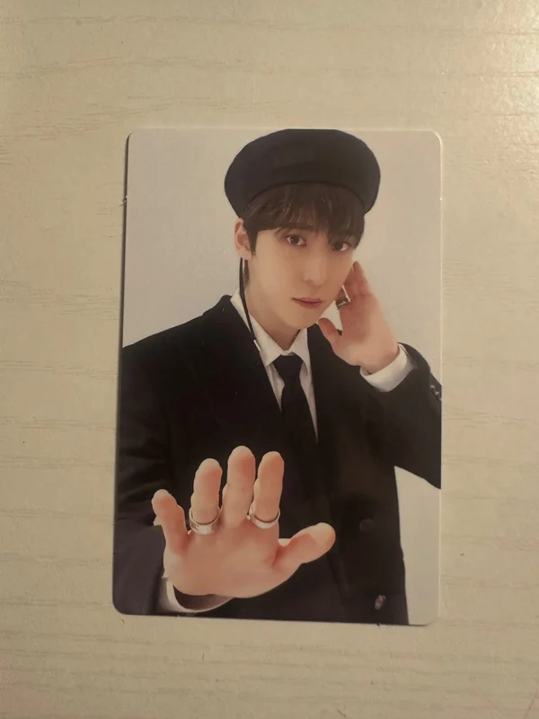 GOLDEN HOUR : Part.1 US Exclusive