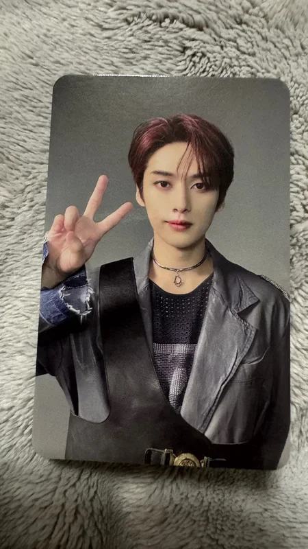 Lee Know - STAR POSTCARD VER.