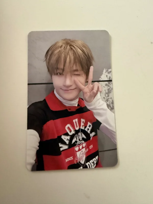 play hard POP-UP ALBUM PURCHASE REWARD