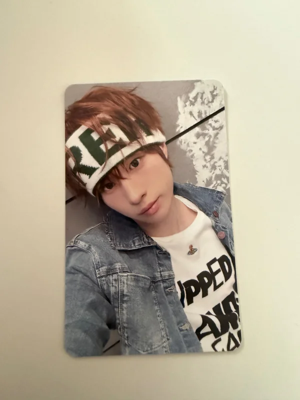 play hard POP-UP ALBUM PURCHASE REWARD