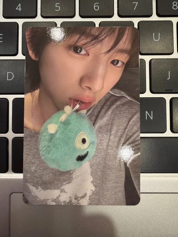 COLOR OUTSIDE THE LINES CORTIS Ball ver.