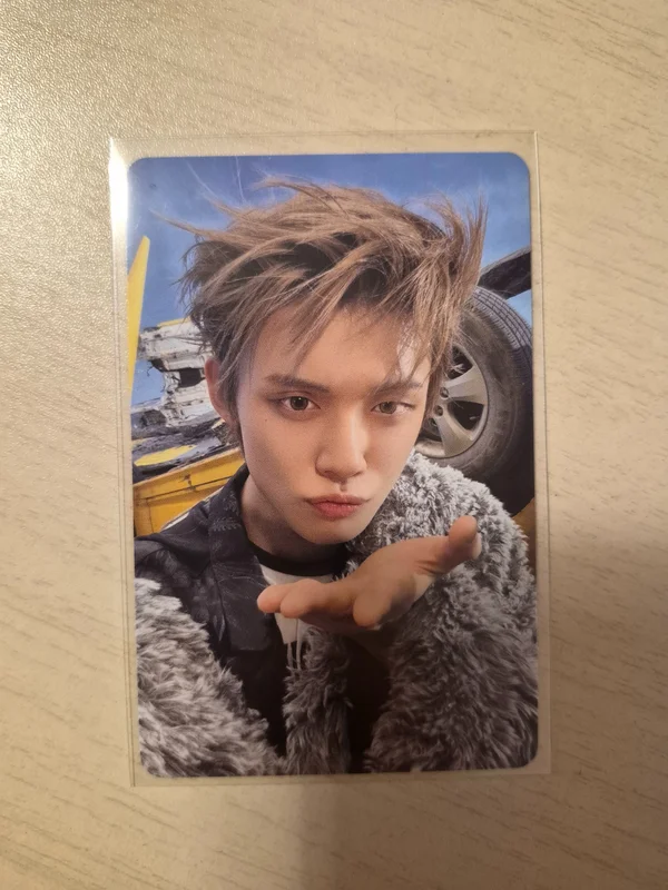 7TH YEAR: A Moment of Stillness in the Thorns Photocard Case Ver. HUNGER Ver.