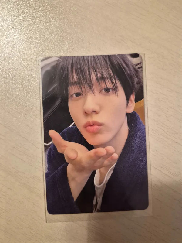 7TH YEAR: A Moment of Stillness in the Thorns Photocard Case Ver. HUNGER Ver.