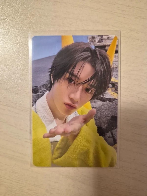 7TH YEAR: A Moment of Stillness in the Thorns Photocard Case Ver. HUNGER Ver.
