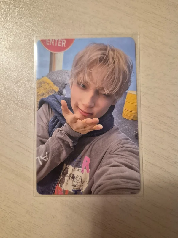 7TH YEAR: A Moment of Stillness in the Thorns Photocard Case Ver. HUNGER Ver.