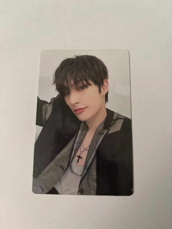 GOLDEN HOUR : Part.1 hello82