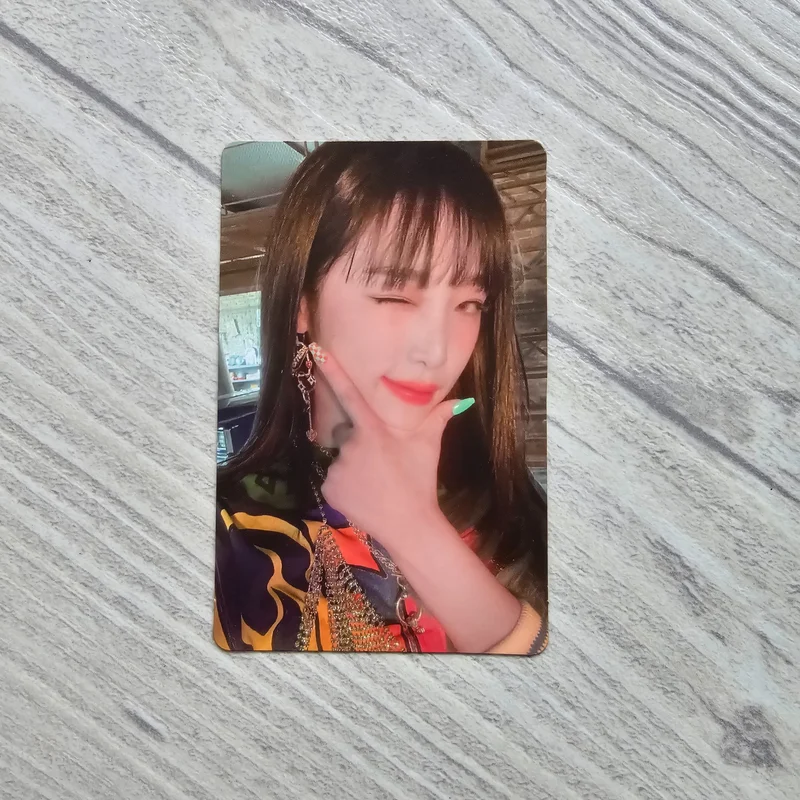 YENA smartphone 封入トレカ YENA YENA 'SMARTPHONE PHONE VER.' Photocard | Sold by minhyeonn_