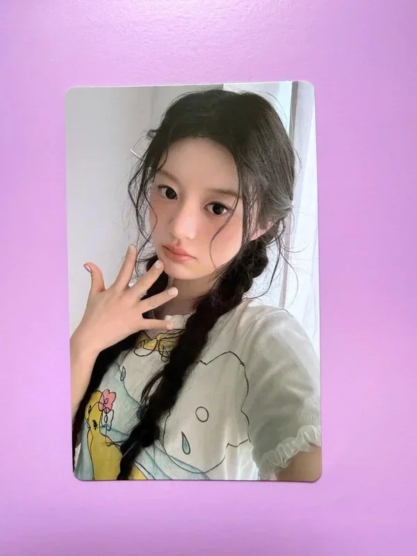 Minju Official Photocard Illit 4th Mini Album Mamihlapinatapai Paw Paw Ver