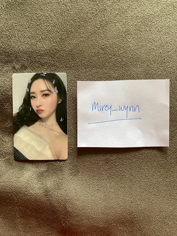D:RTU - Apple Music Sua Fansign Photocard