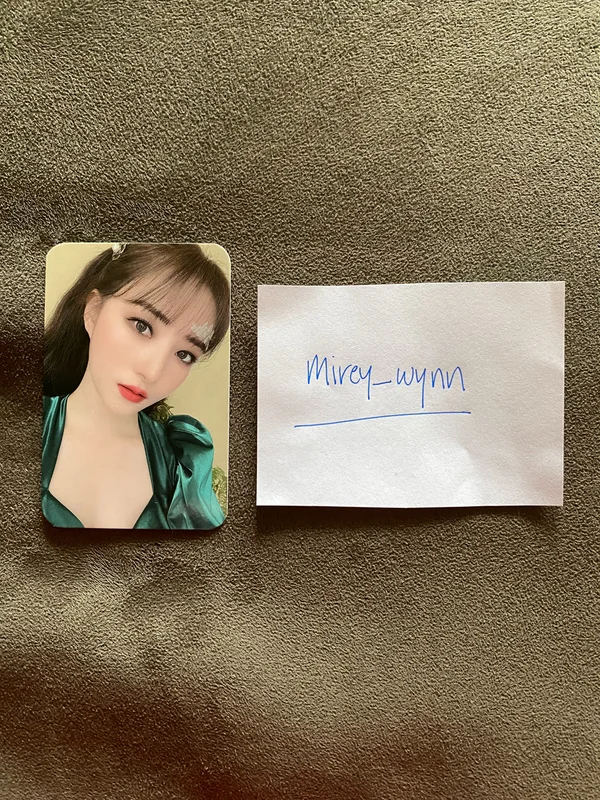 Summer Holiday - Yes24 SuA Fansign Photocard