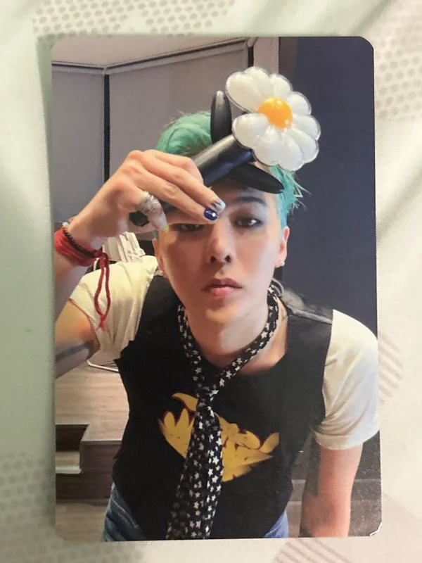 G-DRAGON MEDIA EXHIBITION : bermensch G-DRAGON OFFICIAL LIGHT STICK