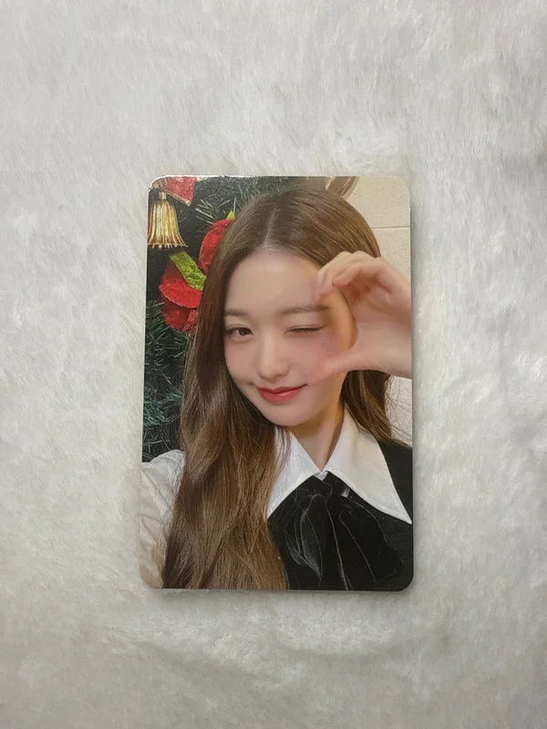 IVE THE FIRST FAN CONCERT The Prom Queens RANDOM PHOTOCARD PACK