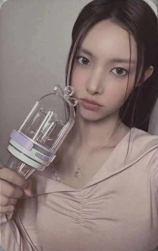 ILLIT Official Light Stick