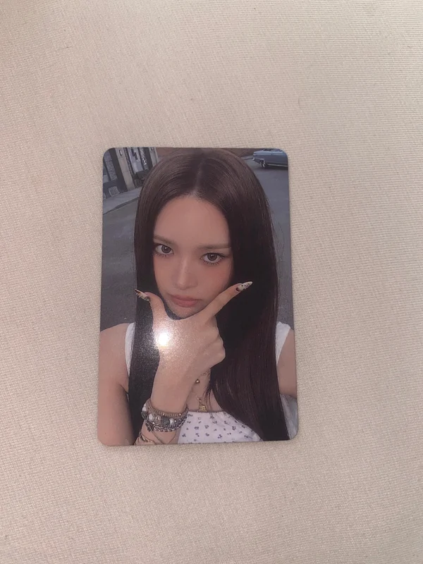 izna jeemin trading card