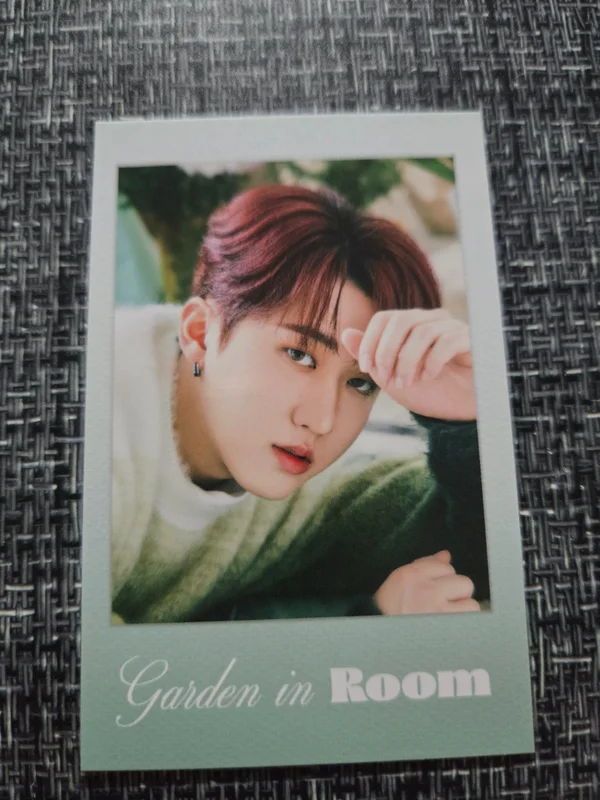 2022 SEASON'S GREETINGS Room,mates