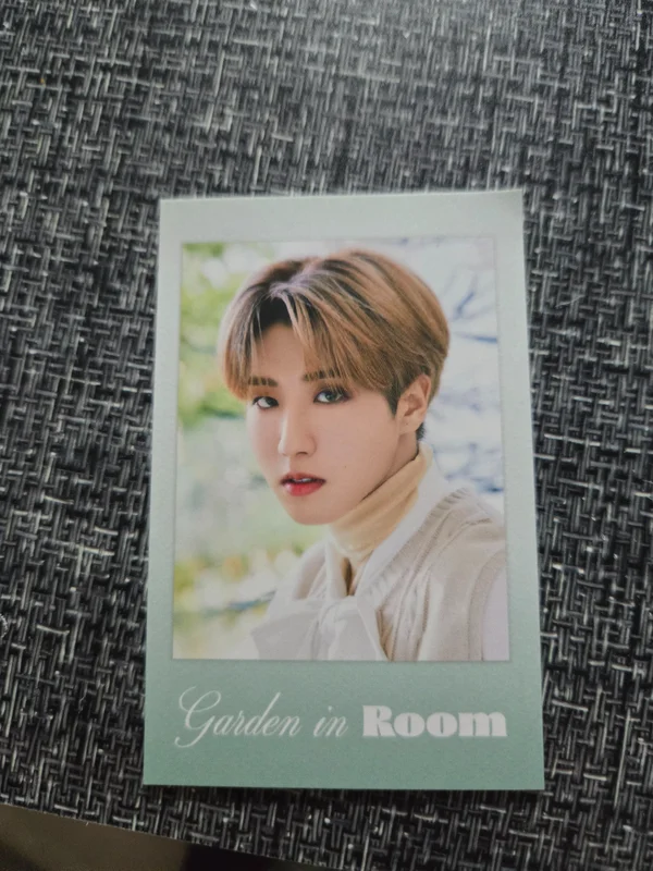 2022 SEASON'S GREETINGS Room,mates