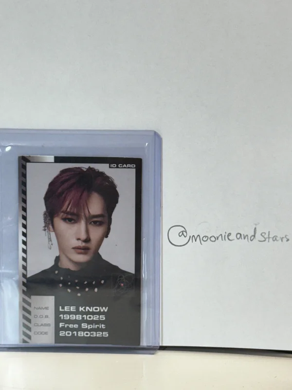 Lee Know Oddinary album Stray Kids photocard