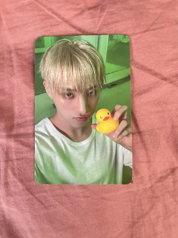 UNIQUE Photobook Ver. hello82 Exclusive