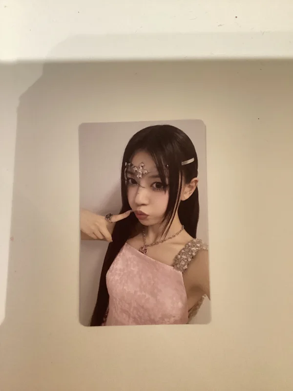 ILLIT MOKA 'bomb Weverse Albums ver.' Photocard | Sold by