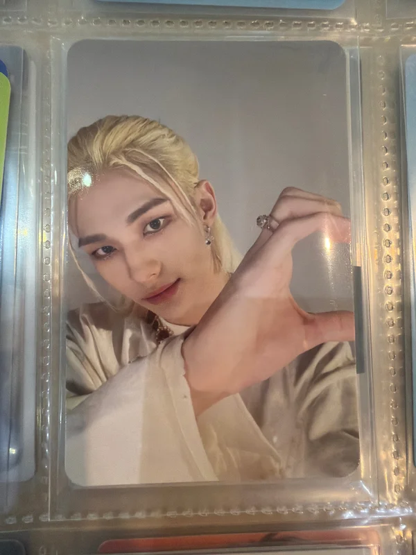 MAXIDENT hyunjin album pc