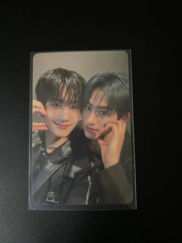 Younite 1st Concert {Youniverse Connected} Unit Set
