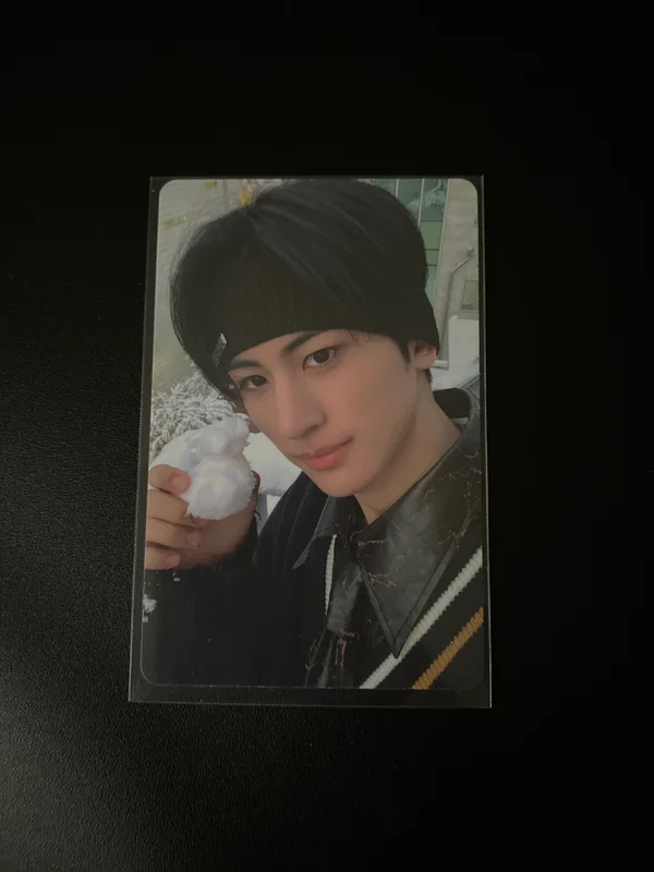 Y Showcase Photocard Set