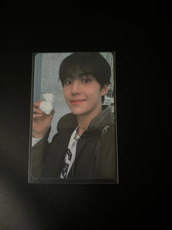 Y Showcase Photocard Set