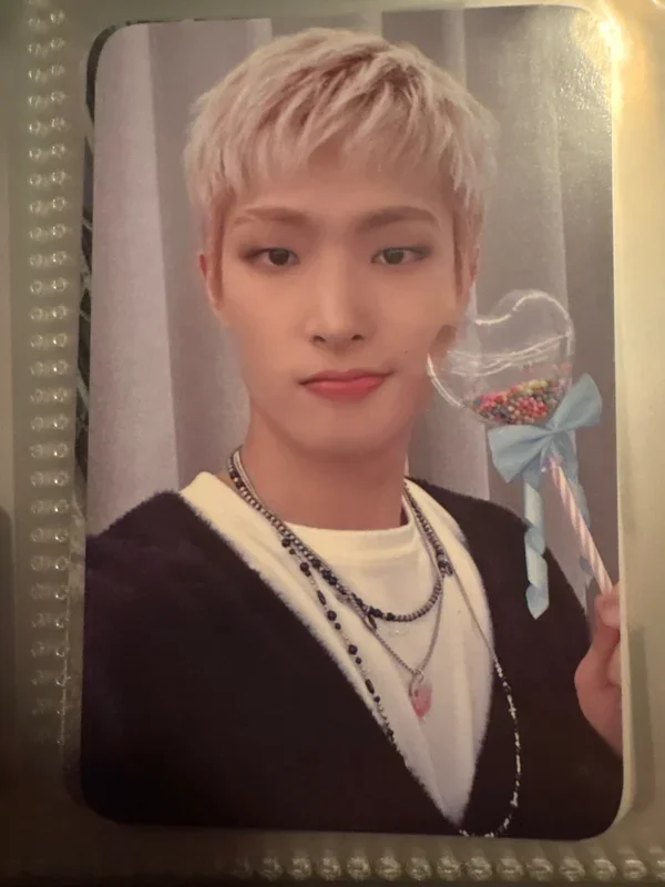 THE WORLD EP.2 : OUTLAW OFFICIAL POP-UP STORE LUCKYDRAW
