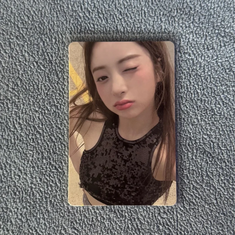 ANTIFRAGILE COMPACT Ver. Huh Yunjin