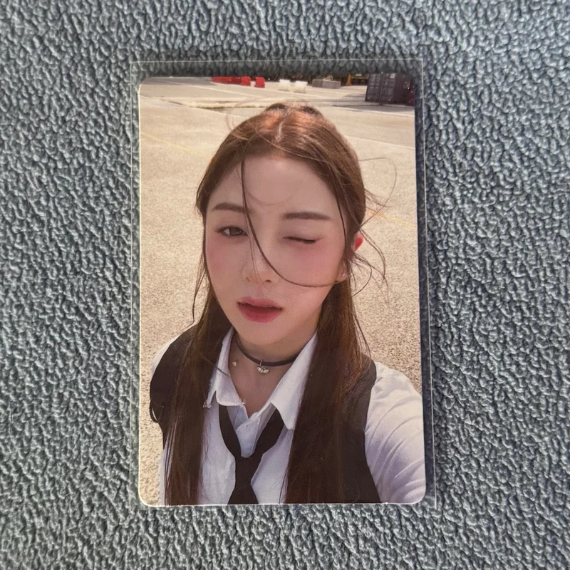 ANTIFRAGILE COMPACT Ver. Huh Yunjin