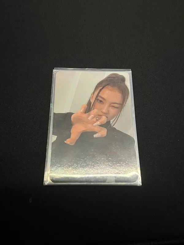 MY EYES OPEN VVIDE OFFICIAL POP-UP RANDOM TRADING PHOTOCARD