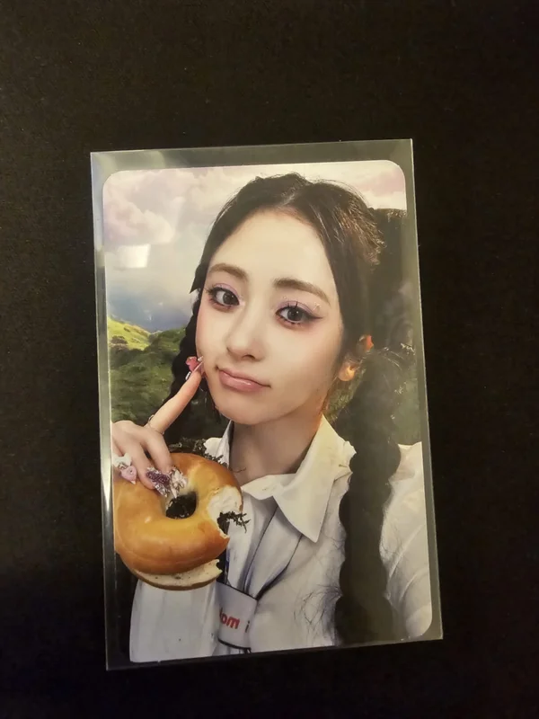 Pocamarket, LE SSERAFIM HUH YUNJIN CRAZY Vol.3 K-pop Photocard