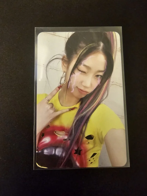 Pocamarket, LE SSERAFIM KAZUHA CRAZY Vol.1 K-pop Photocard