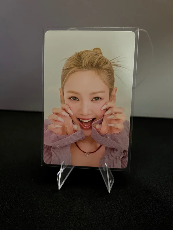 2025 SEASON'S GREETINGS RANDOM TRADING CARD [A ver.]