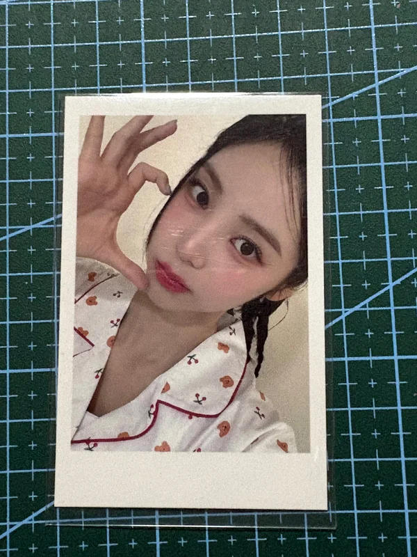 Jinsoul Club Icarus JUMP UP