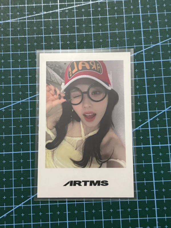 Heejin Club Icarus Hellolive shop