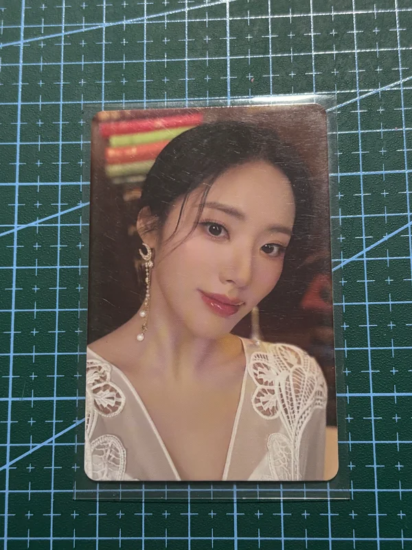 Jiwon 2023 Season's Greeting [LADY LUCK]